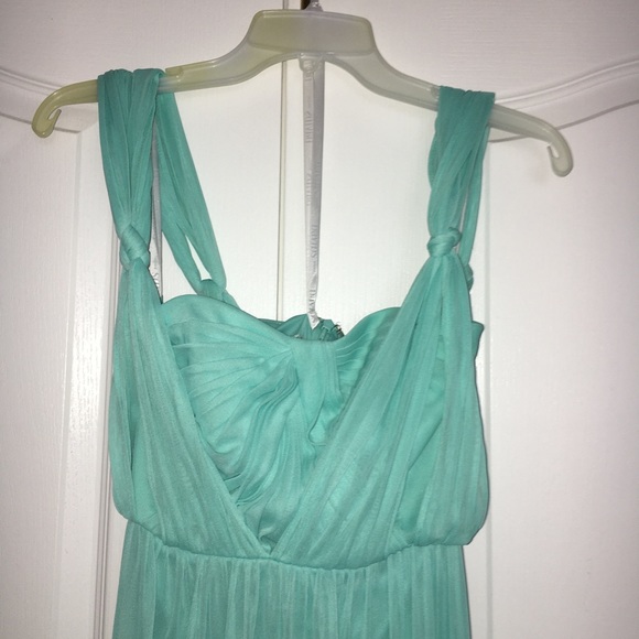 Dress - Formal - Picture 3 of 4